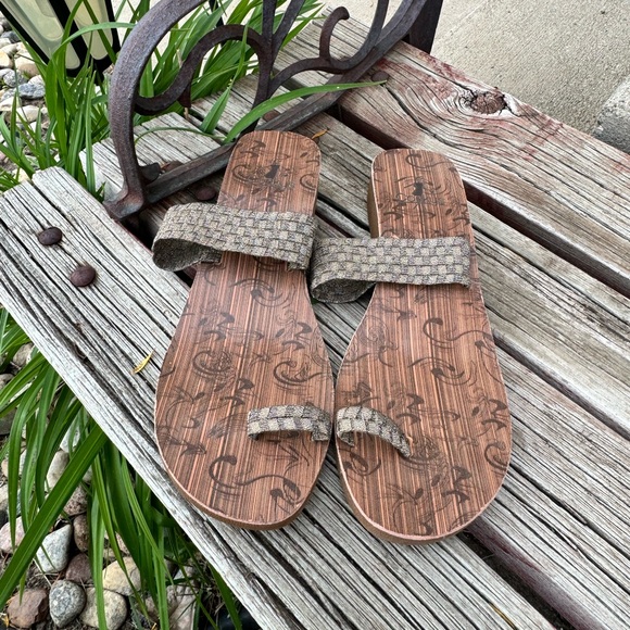 Super cute Corky’s sandals! - Picture 2 of 5